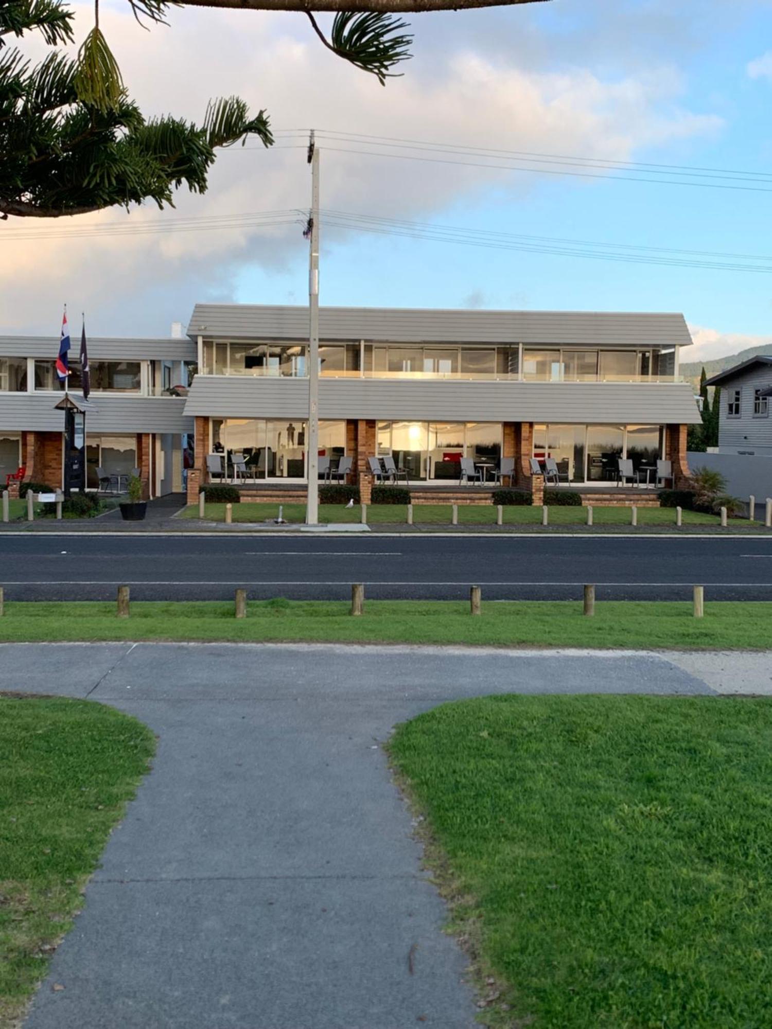 The Oceanside Motel Уитианга Екстериор снимка