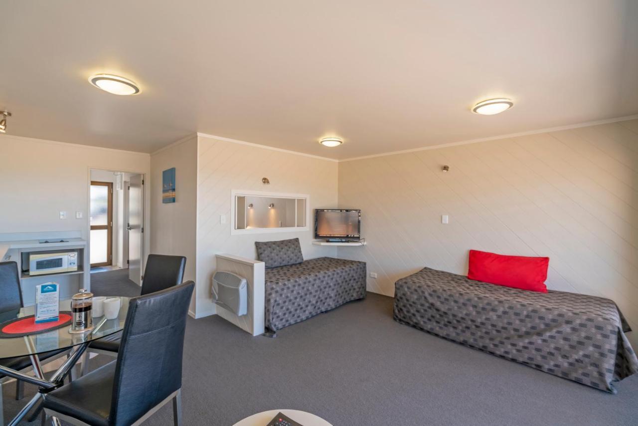 The Oceanside Motel Уитианга Екстериор снимка